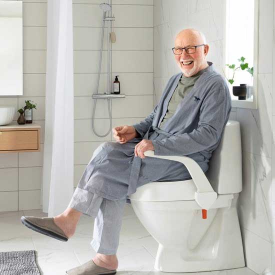 Maak uw badkamer veilig met badkamerhulpmiddelen